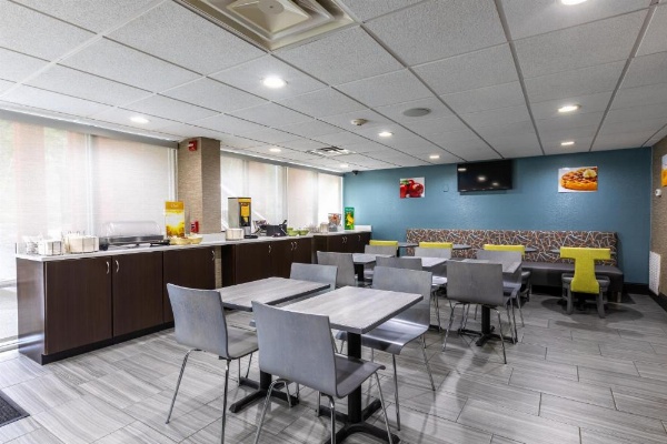 Quality Inn Asheville Downtown Tunnel Rd image 23