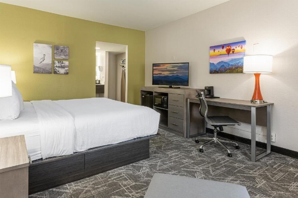 Quality Inn Asheville Downtown Tunnel Rd image 27